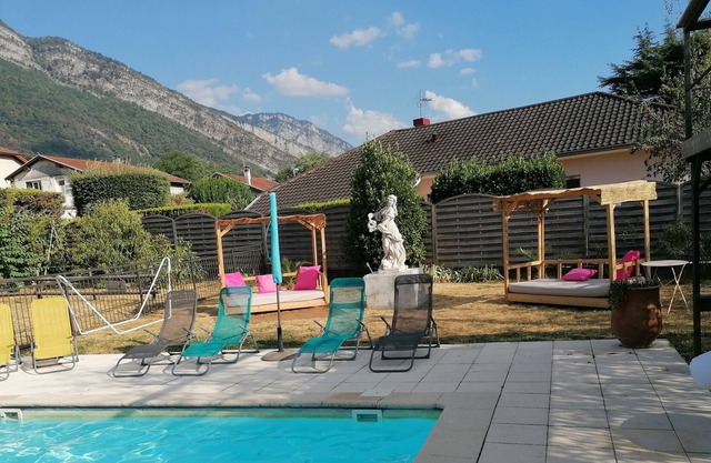 At the foot of the Chartreuse and Vercors pool access apartment 9