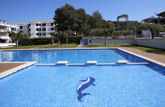 AT013 TORREMUNTS: Apartment with pool and sea views 350m from the beach
