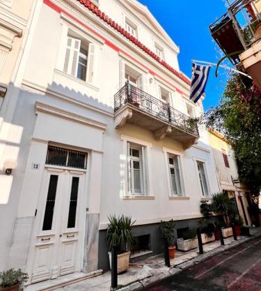 Athenian Getaway Villa in Plaka with Acropolis View by Athenian Homes