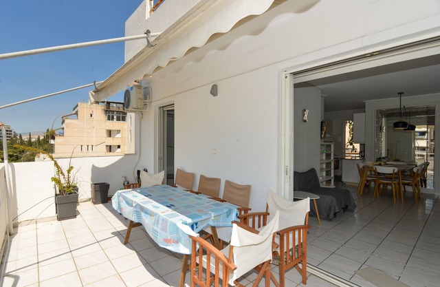 Athens Sunny balcony top floor 1 bdr
