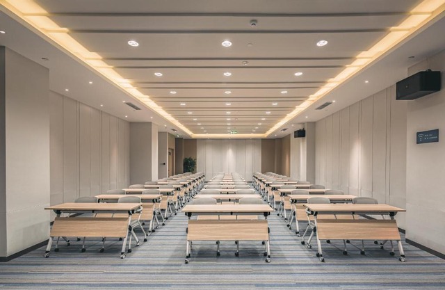 Atour Hotel Qingdao CBD Hangzhou Road