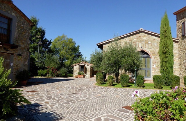 Attractive apartment in farmhouse with pool in beautiful surroundings
