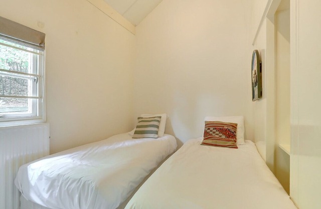 Attractive bungalow with a terrace at the Bedafse Bergen
