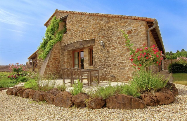 Attractive holiday home with parking lot