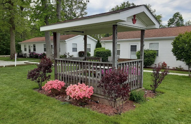 Cottage Located Gotl Strip 