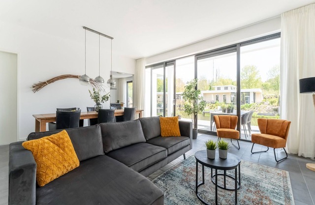 Attractive villa in Zeewolde with garden