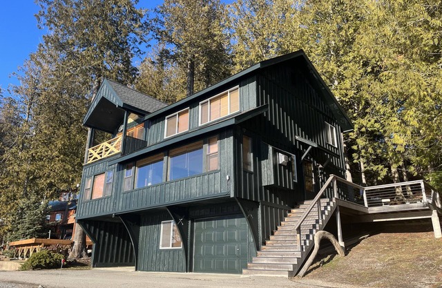 AUGUST WEEK AVAILABLE! Amazing spot across from Bottle Bay Marina!