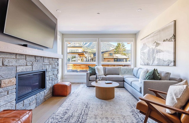 Aurora Lights - Luxe Townhouse Private Hot Tub