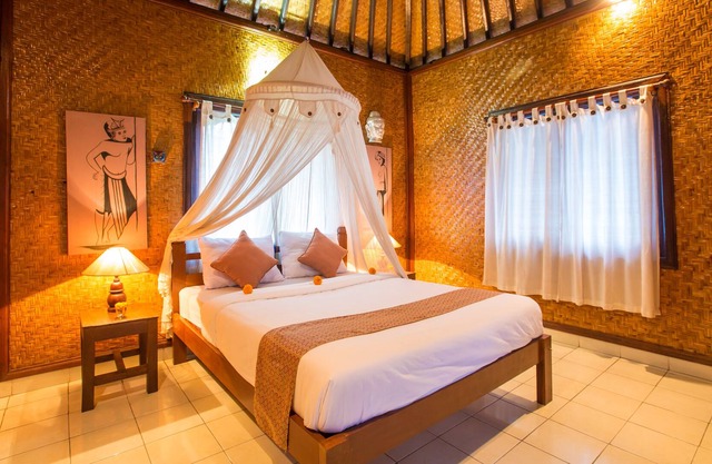 Authentic Balinese Superior with Fan