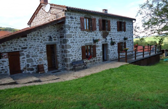 Authentic house with fireplace near Vichy