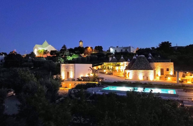 Authentic Residences in Trulli. A panorama of relaxation