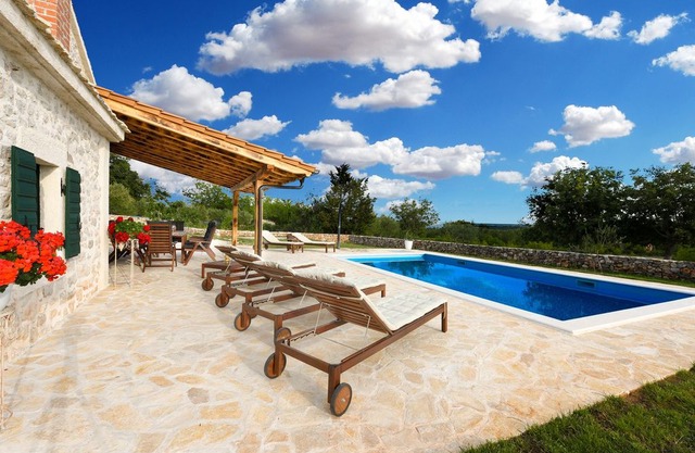 Authentic Restored Dalmatian villa Jerolim with Swimming Pool