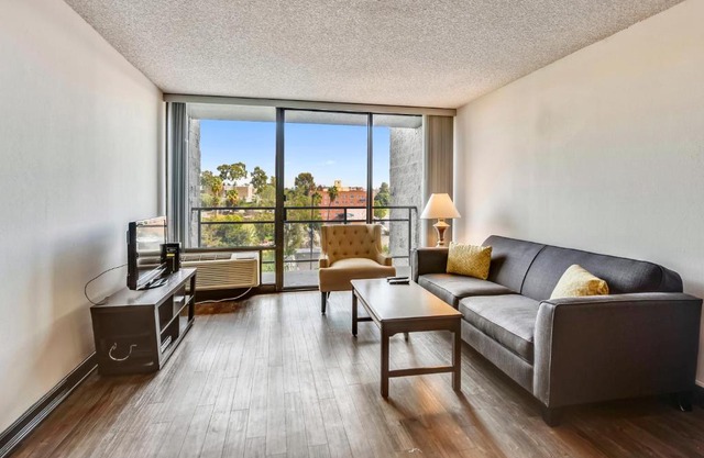 Ava Cortez Hill - CA64581