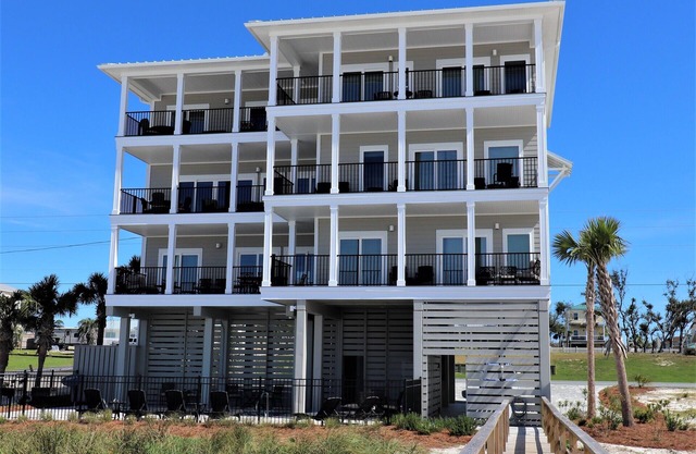 AVAIL 9/27-10/4 -5 NGT MINIMUM! GULF FRONT 9BD/9.5BA, 3 LIVING AREAS, ELEVATOR, POOL!