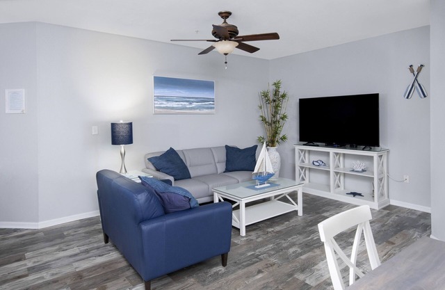 AVALON RESORT, 2/2 GROUND FLOOR, BEACH THEMED CONDO, HEATED POOL, CLOSE TO BEACH