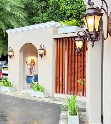 Avalong Resort by Malwatta