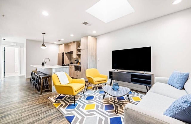 Avenue Hotel /Downtown Golden /Golden City Suite
