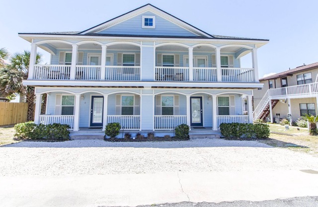Avery's Ocean Breeze, 6 Bedrooms, Sleeps 12, Pet Friendly, Ocean View