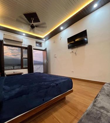 aviral home stay