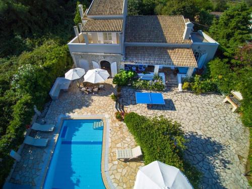 Avlaki Beach House,stylish villa in Kassiopi