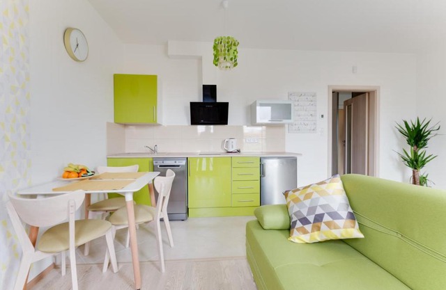 AVOKADO apt.,2 min tram station,FREE GARAGE PARKING