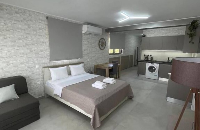 AVR DELUXE SUITES 6 AIRPORT FREE SHUTTLE