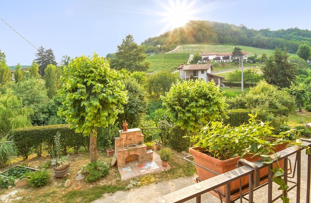 Awesome apartment in Monforte D'Alba