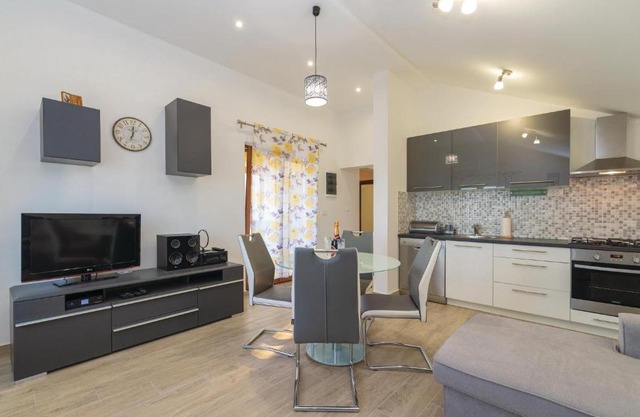 Awesome apartment in Podgradina w/ WiFi and 2 Bedrooms