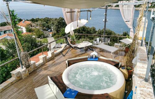 Awesome Apartment In Utjeha With Wifi