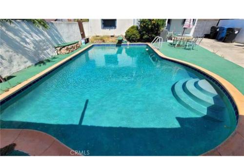 Awesome deal! Room with private bathroom close to Kia Forum, Sofi Stadium and LAX airport