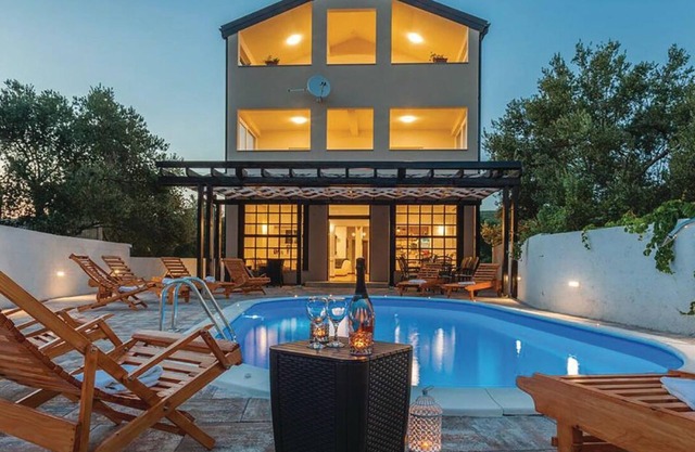 Awesome home in Sv. Petar Na Morv