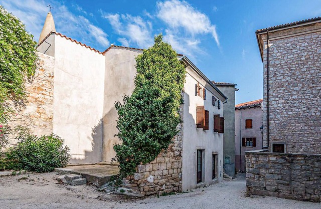 Awesome home in Bale with WiFi