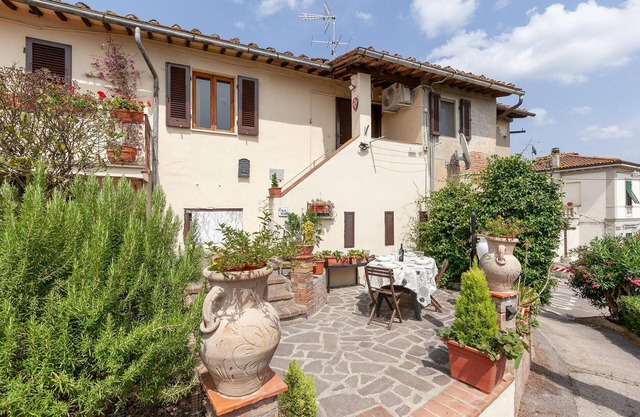 Awesome home in Montefoscoli with WiFi