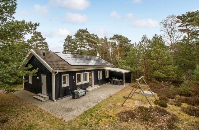 Awesome home in Nexø with WiFi