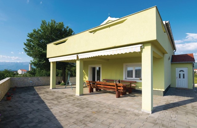 Awesome home in Pridraga with WiFi
