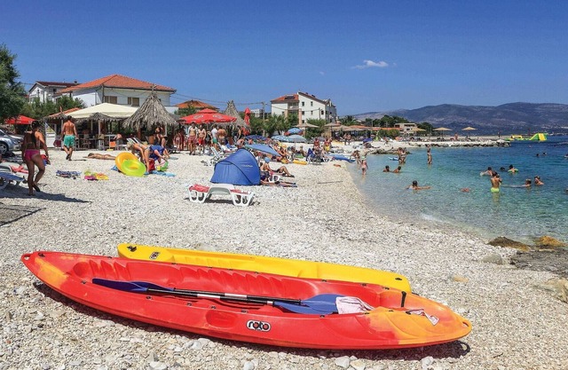 Awesome Home in Slatine With Wifi and 1 Bedrooms