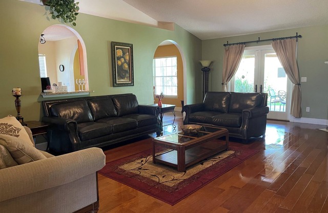 AWESOME/LUXURY/PERFECT LOCATION/PVT HOME @SE/Mandarin