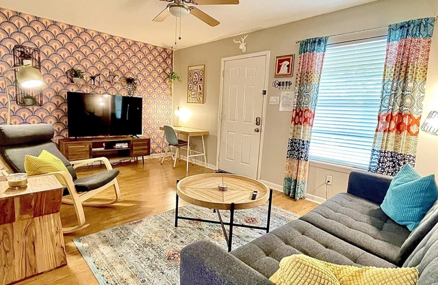Awesome! Two King Beds. South Congress!