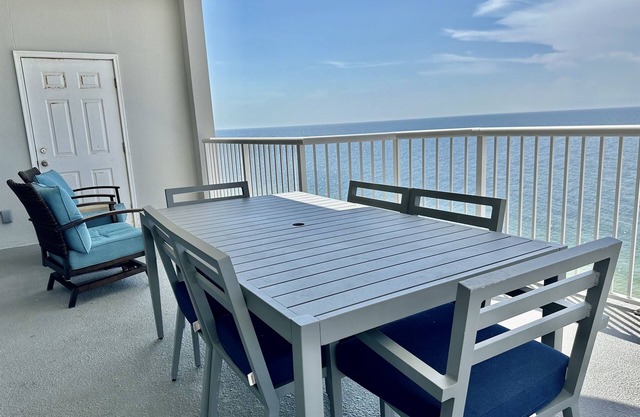 Awesome Views from this Beachfront Penthouse Condo on the 14th Floor!