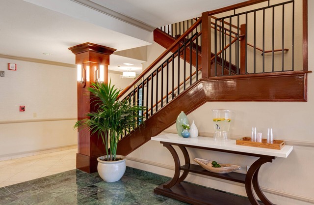 Ayres Hotel Corona – Riverside