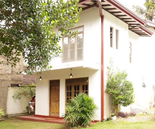 Ayubo Villa Ruby Room
