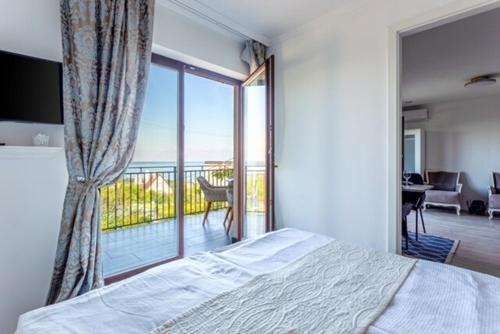 Azur Villa 1 - Panoramic Escape