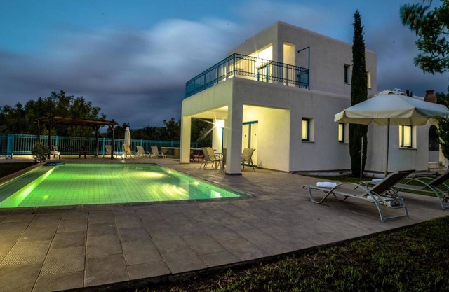 Azzurro Holiday Villas Πέγεια
