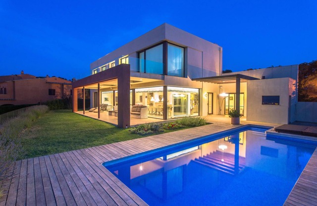 B-29 BEGUR 10 PAX - Four Bedroom House, Sleeps 10