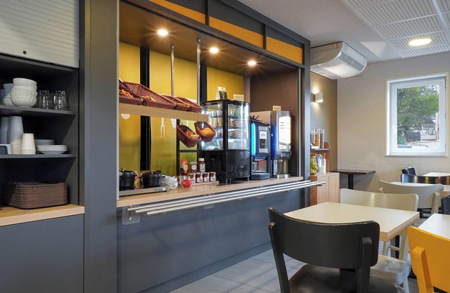 B&B HOTEL AIX EN PROVENCE Pont de l'Arc