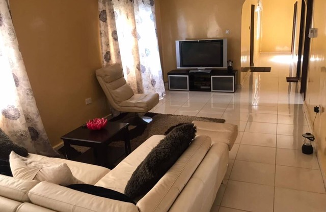 Brusubi 2-Beds, Sleeps 6, Pet Friendly & Parking