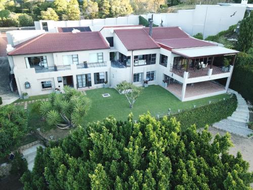 B Shocked Manor - Lux Suites