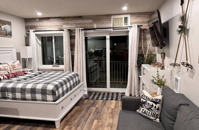 B103 · Cozy Studio apt w/pool & hot tub Ski Loon Mountain