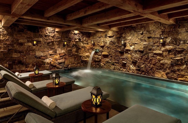 Bachelor Gulch Ritz-carlton 1 Bedroom Mountain Residence With Ski in, Ski out Access, Hot Tub, and Full Service Spa