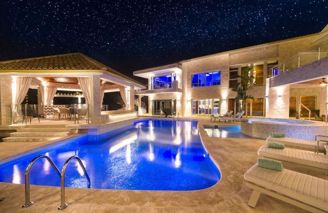Bachelor Mansion Punta Cana - 24 GUEST - Luxury 9BR Villa Coral GATED Community